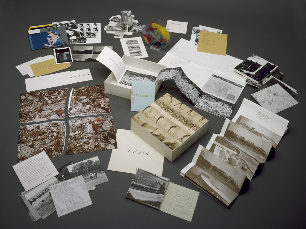 Artists & Photographs