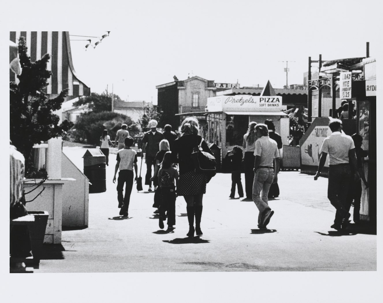untitled from Adventure Series: Meet Mr. America from Roberta       [Roberta escaping from prostitution ring]