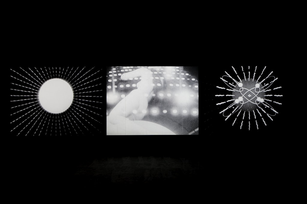 THREE SCREEN RAY
