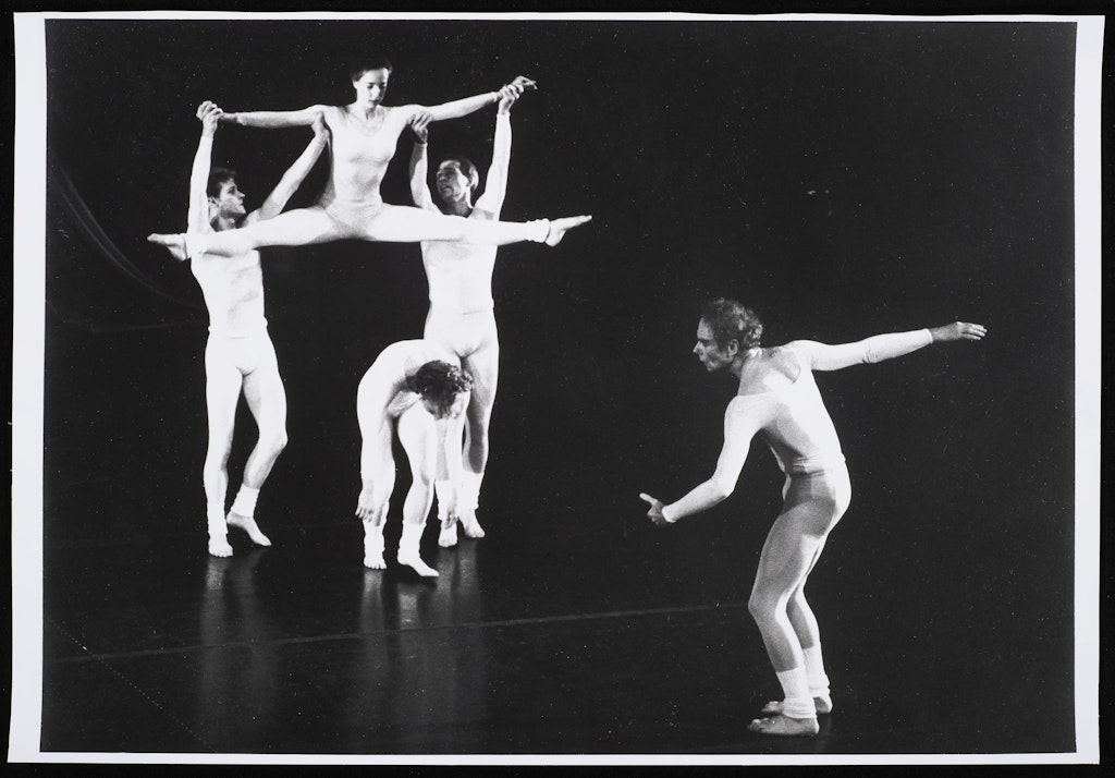 Chris Komar, Karole Armitage, Louise Burns, Rob Remley, and Merce Cunningham in Sounddance