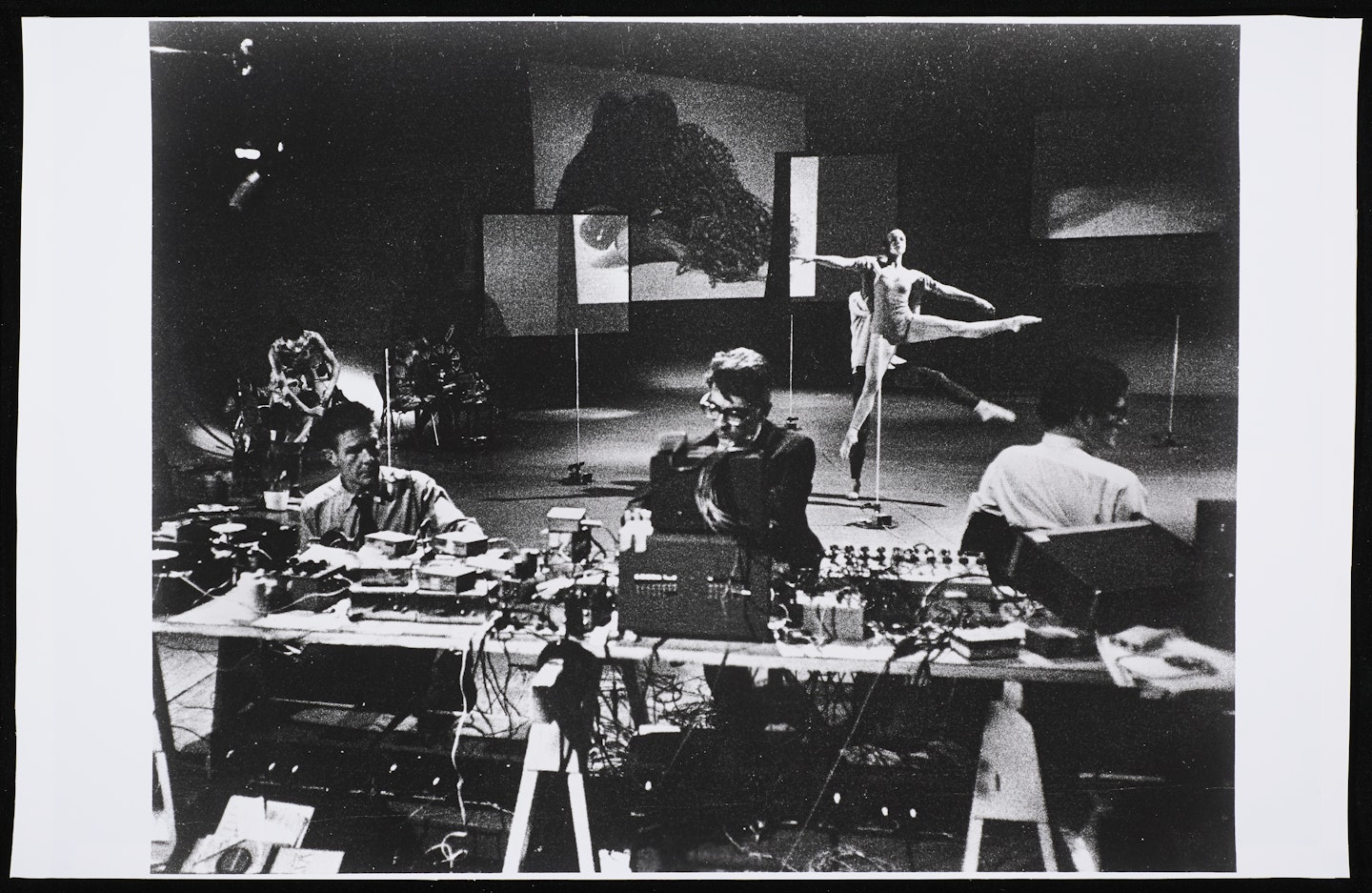 John Cage, David Tudor, Gordon Mumma, Carolyn Brown, Merce Cunningham, Barbara Dilley in Variations V
