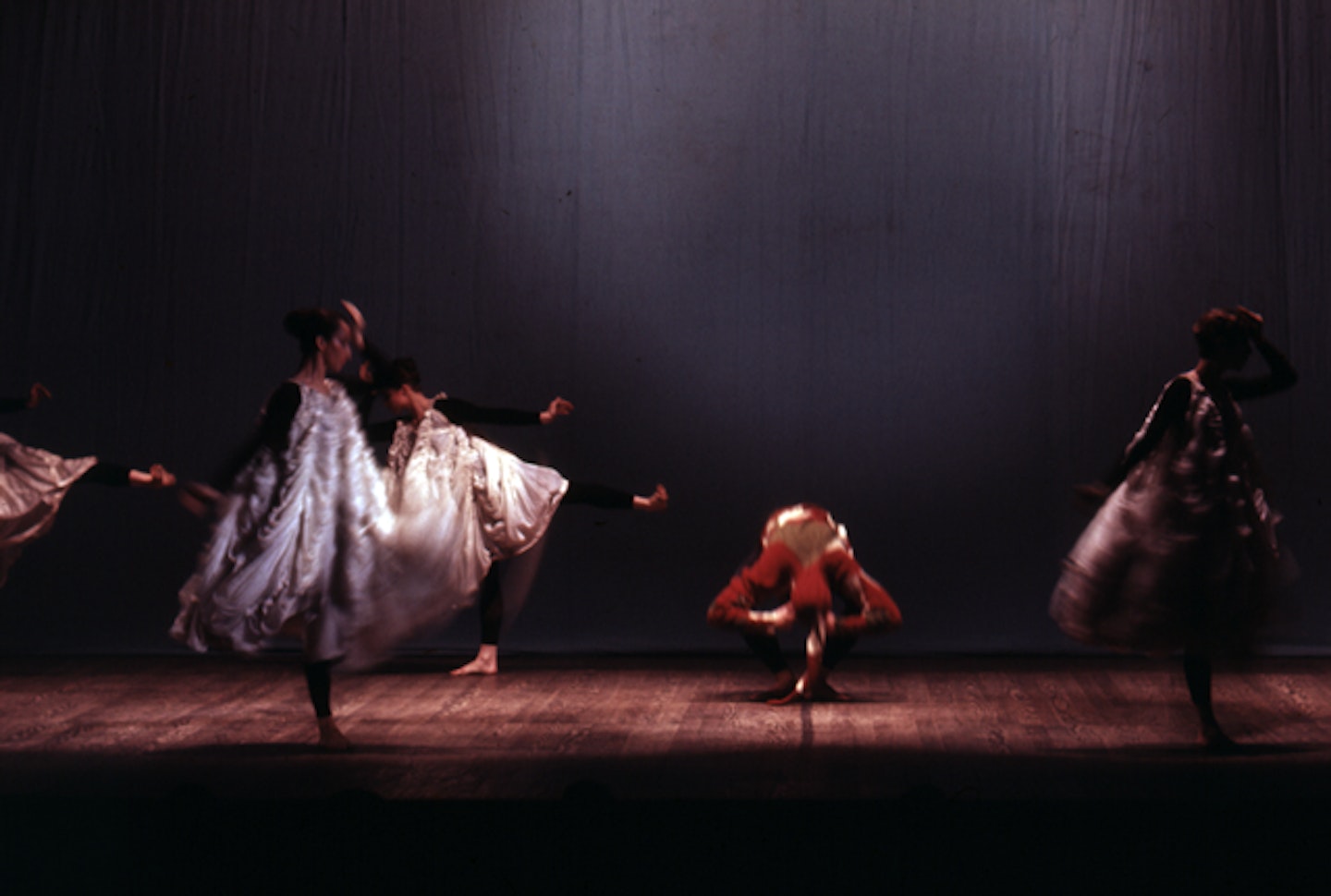 Merce Cunningham Dance Company in Antic Meet, University of California, Los Angeles, 1963. Harry Shunk and Shunk-Kender photographs, 1957-1987, The Getty Research Institute, Los Angeles, Accession no. 2014.R.20.