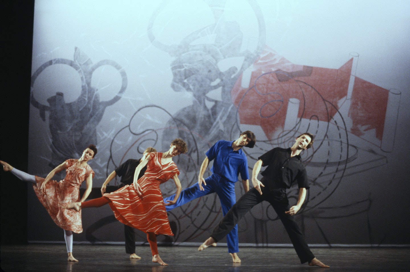 Merce Cunningham Dance Company in Fabrications. © Beatriz Schiller.