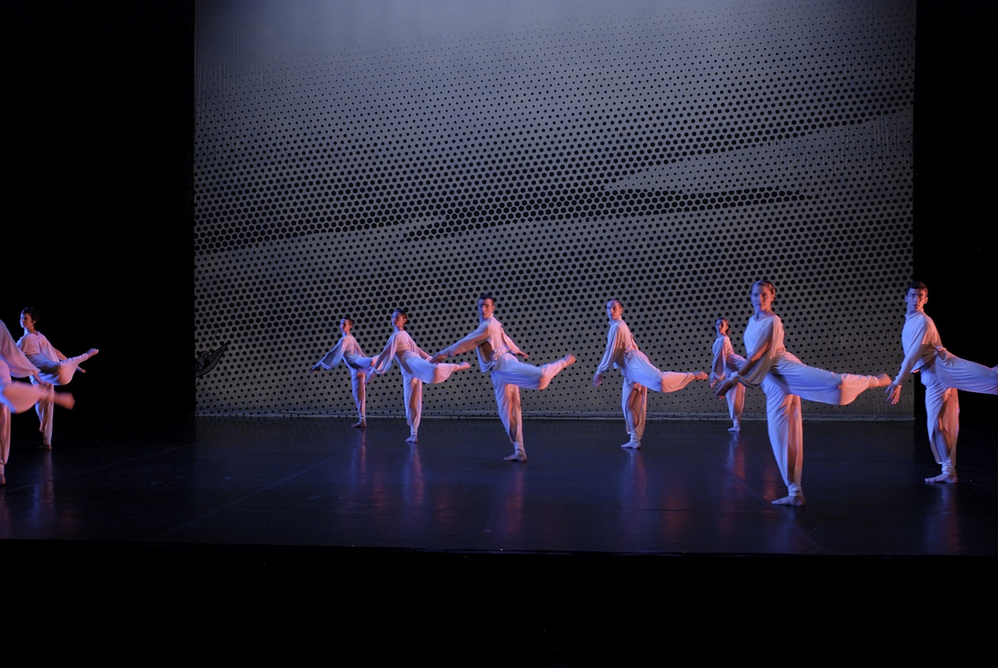 Merce Cunningham Dance Company in Pond Way. Courtesy  Anna Finke. ©Anna Finke.