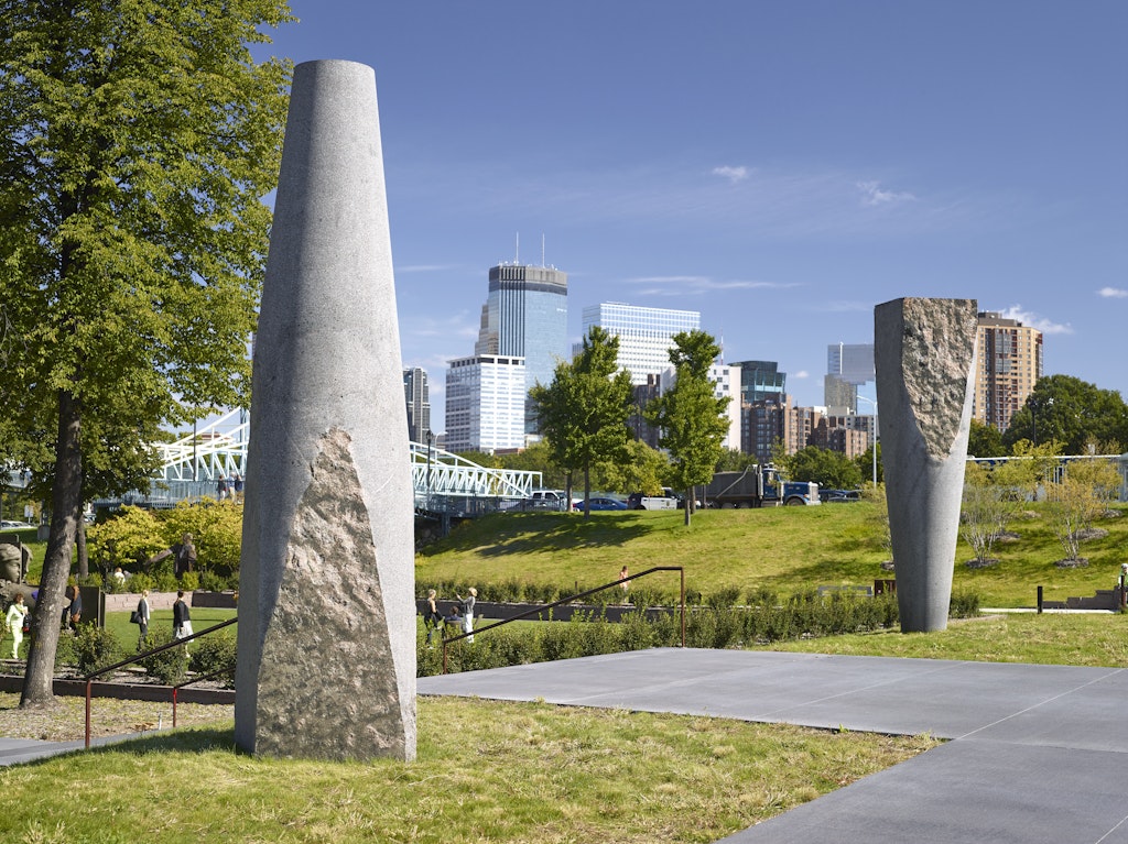 Gog & Magog (Ampersand)