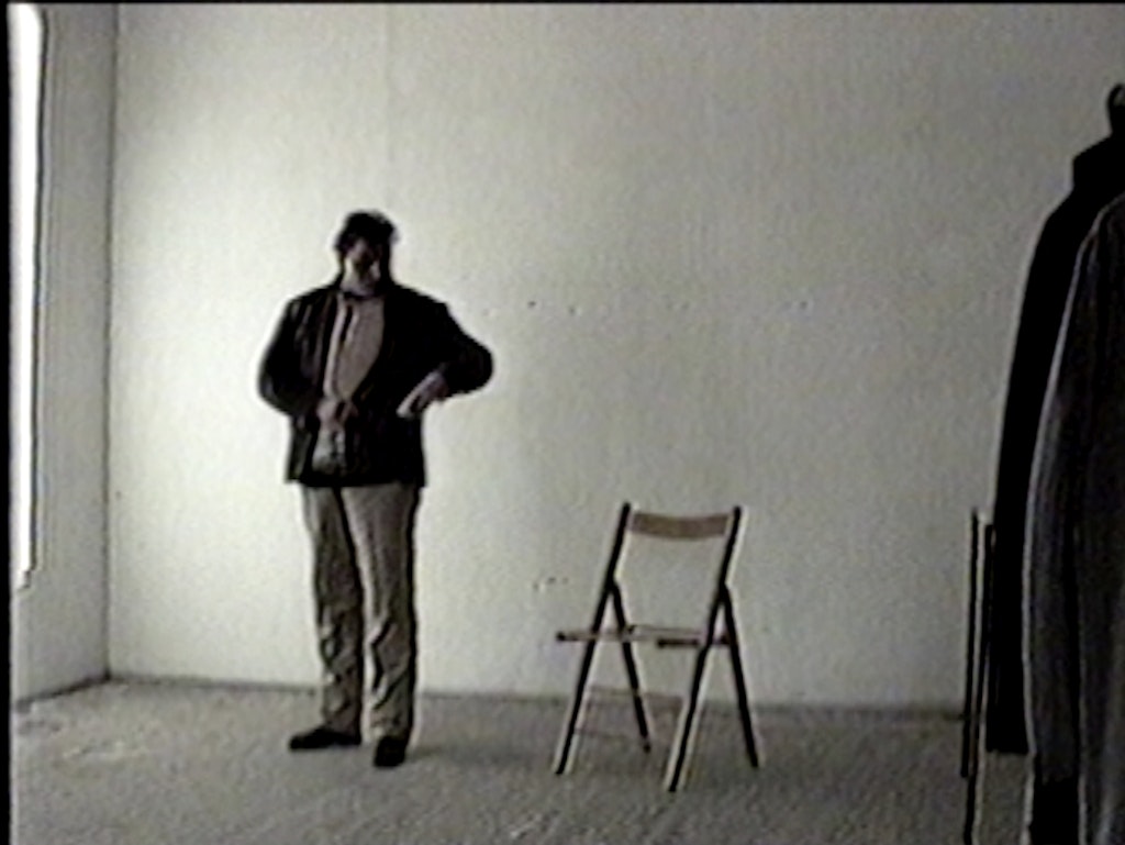 Fabio zieht sich an, 1992 (Fabio Putting on His Clothes, 1992)