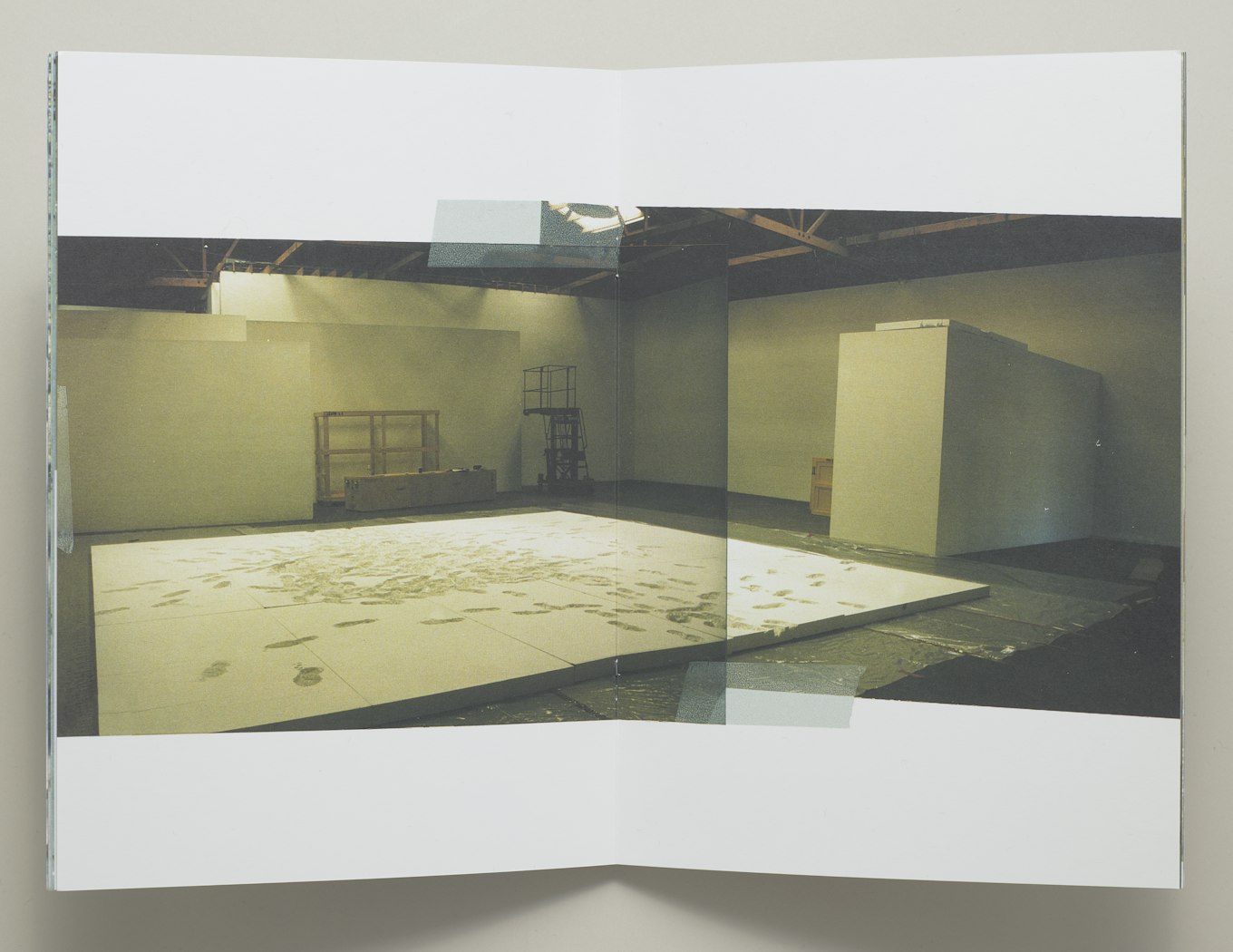 Stingel Cooper: April 00