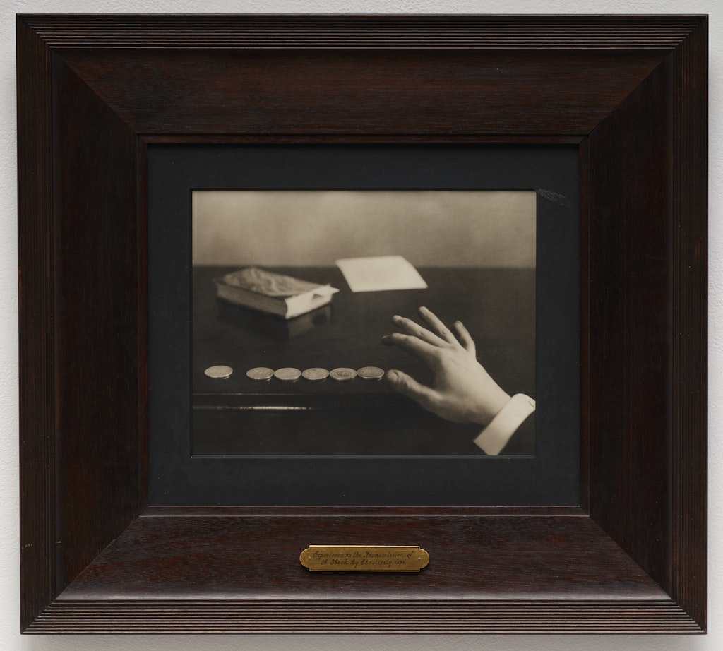 Experience on the Transmission of a Shock by Elasticity