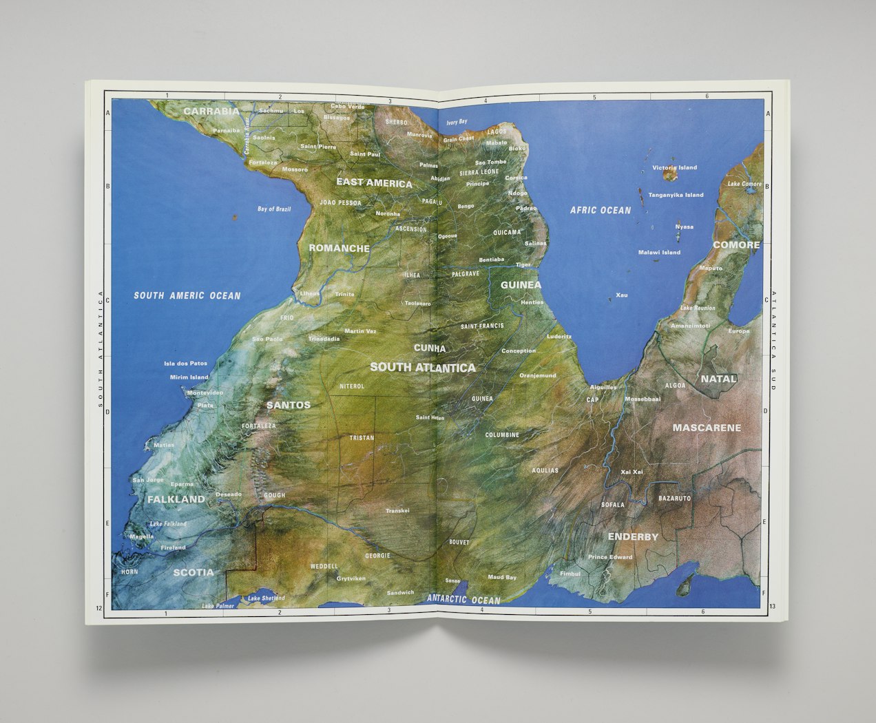 The Inversion of the World: A Geo-Metaphorical Atlas (L'Inversion du Monde: Un Atlas Géo-Métaphorique)