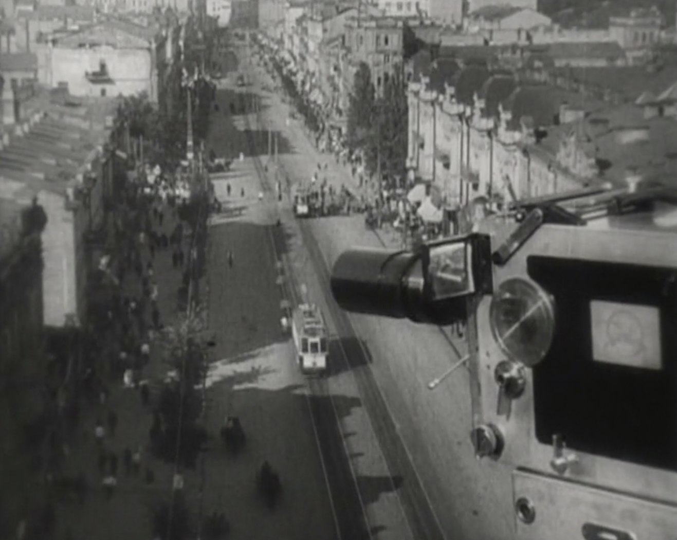 Man with a Movie Camera (Chelovek s kinoapparatom)