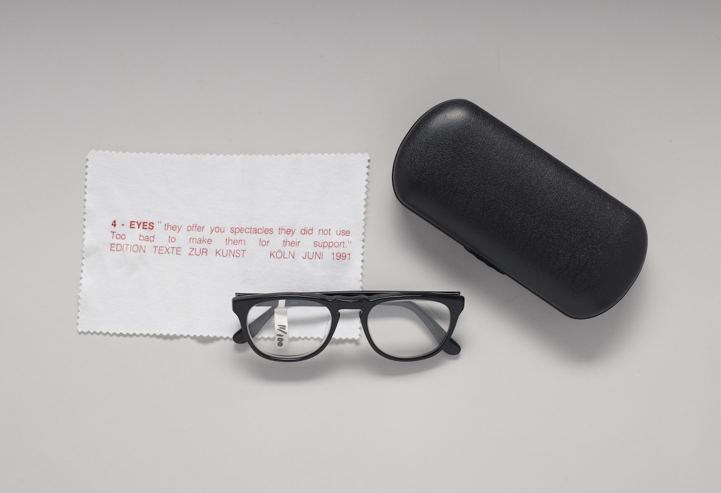 Spectacles: 4-eyes