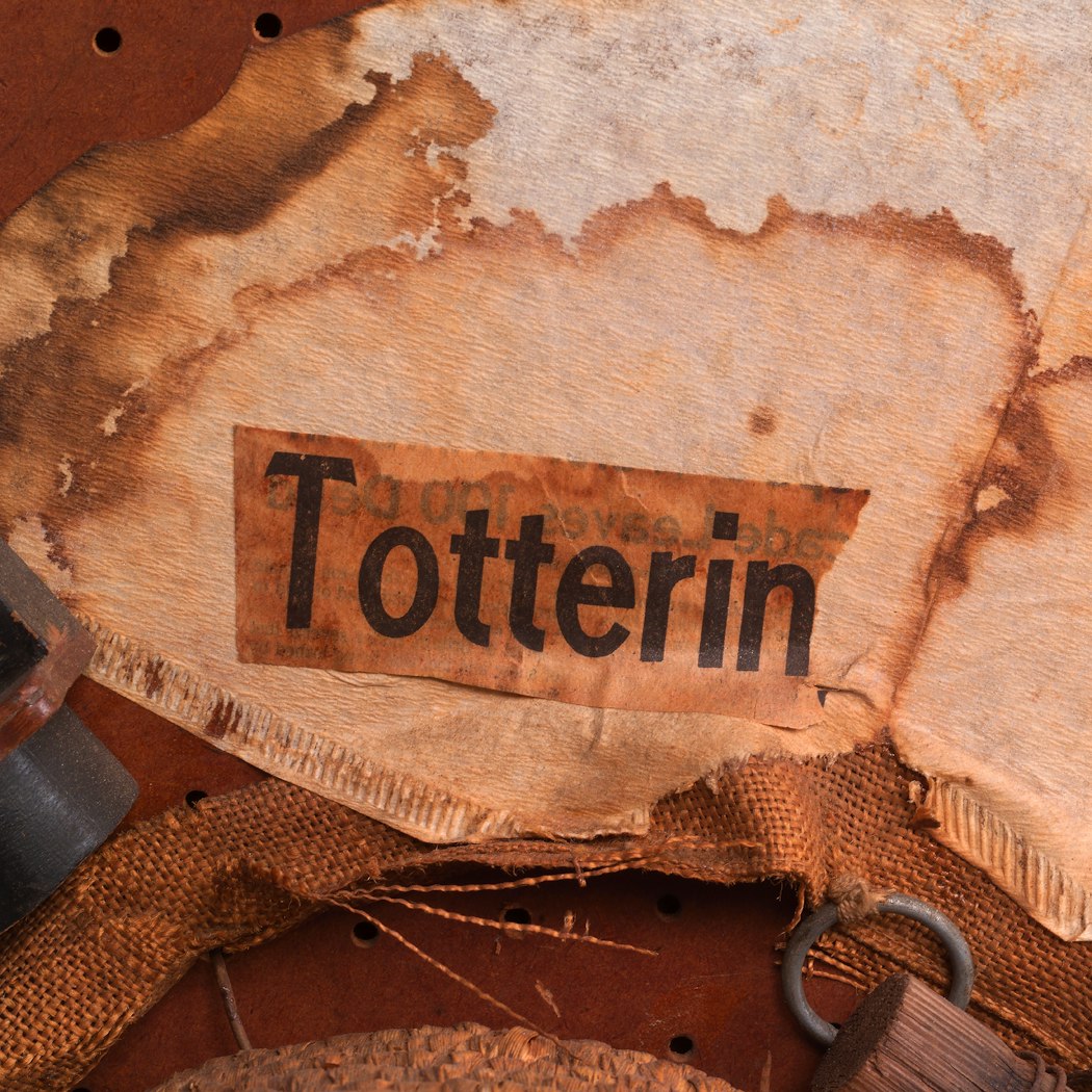 “totterin’ - closer view