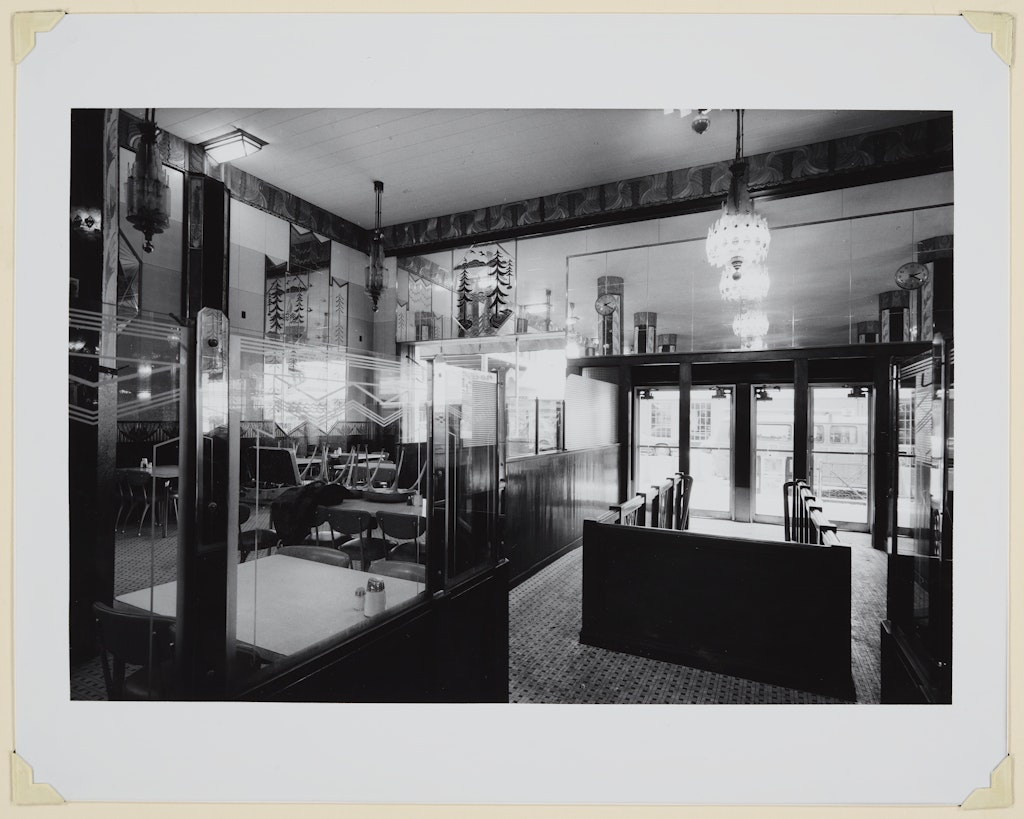 Forum Cafeteria (No. 5)