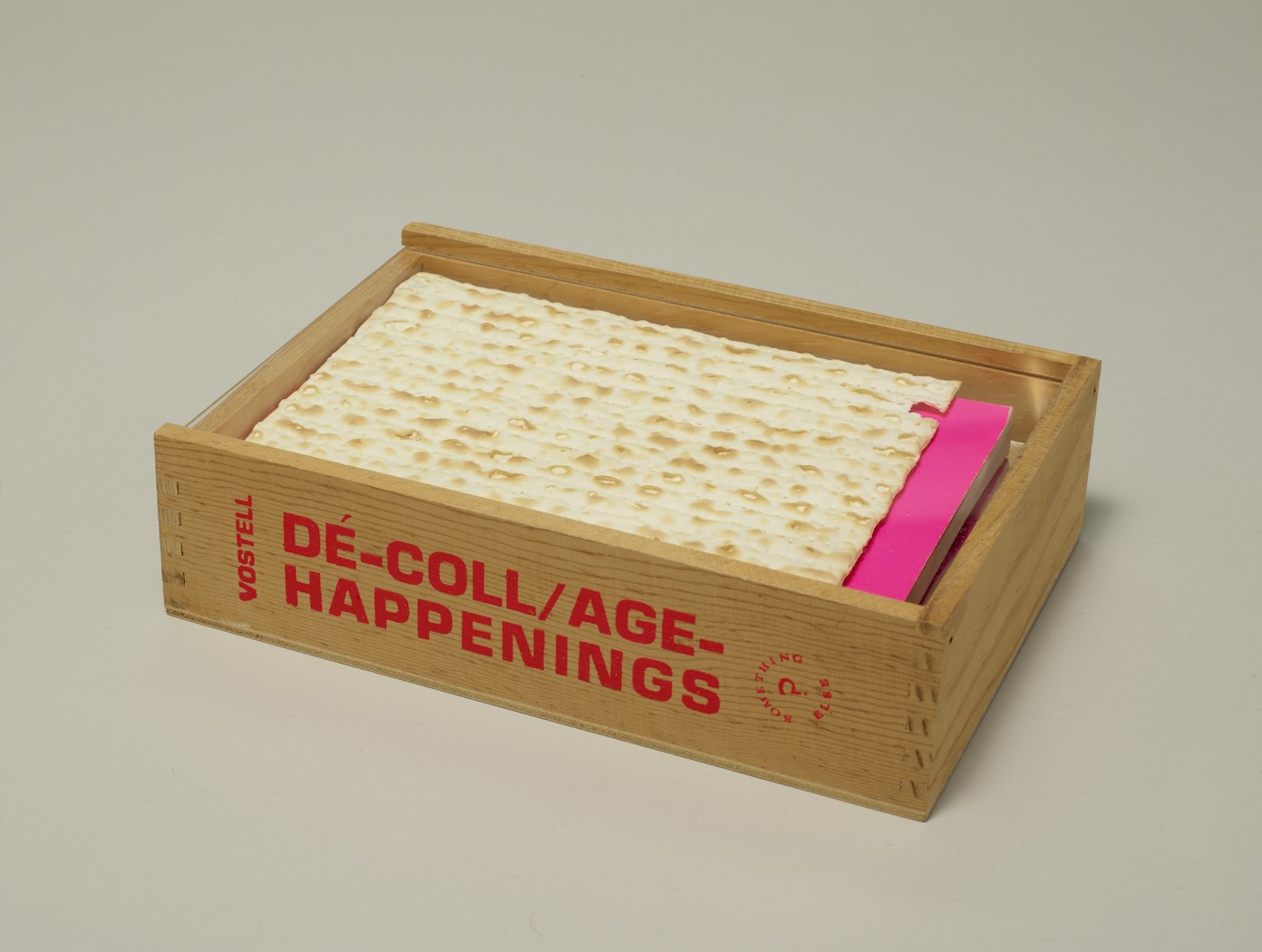 dé-coll/age-happenings