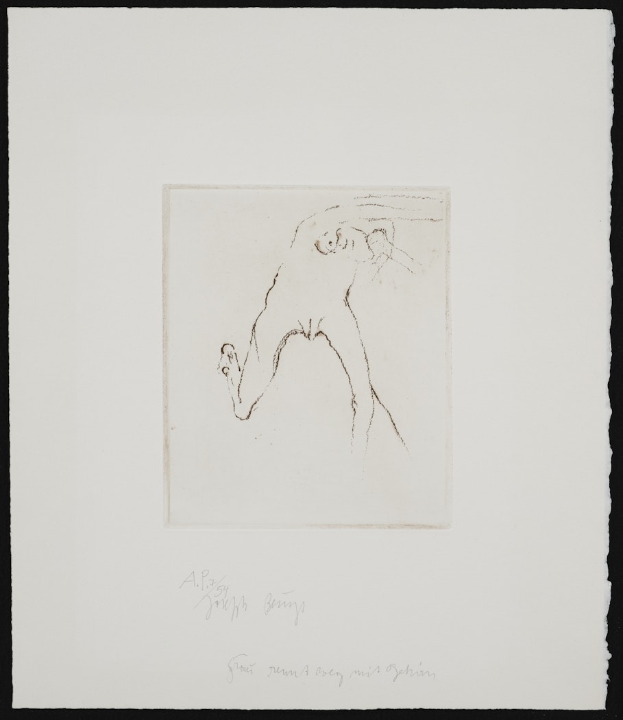 Frau rennt weg mit Gehirn (Woman Running Away with Brain)