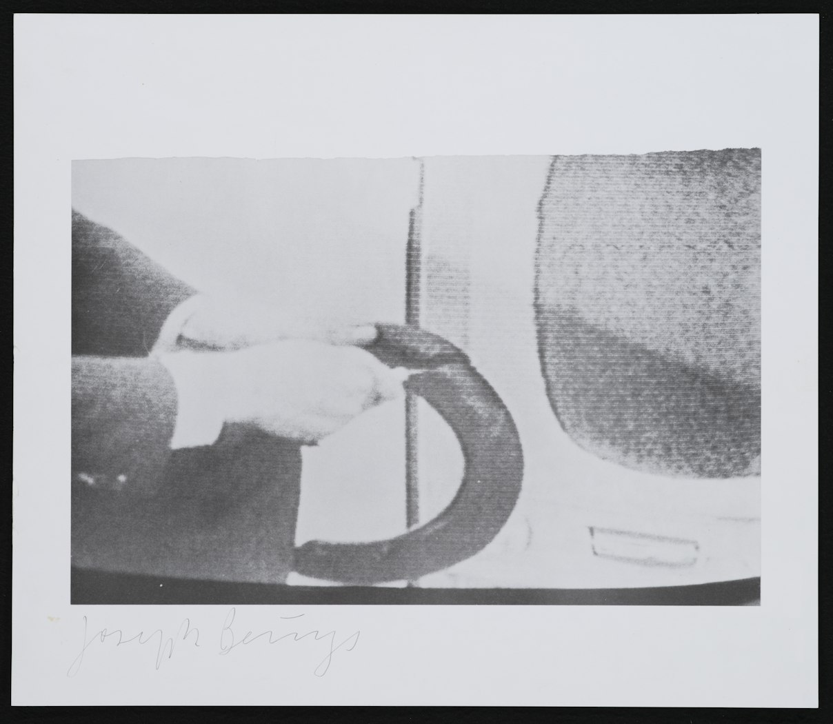 aus "sitting in front of your TV" (from "sitting in front of your TV")