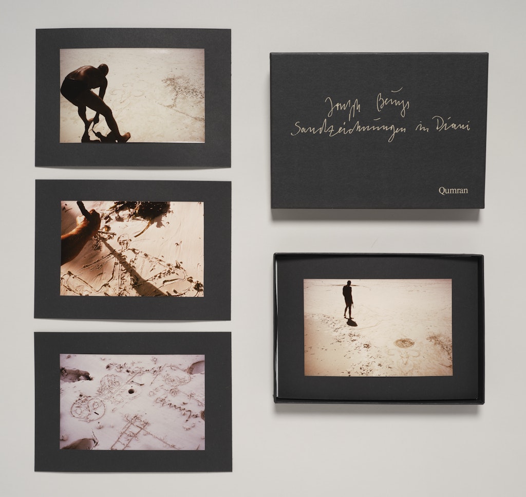 Sandzeichnungen in Diani (Sand Drawings in Diani)