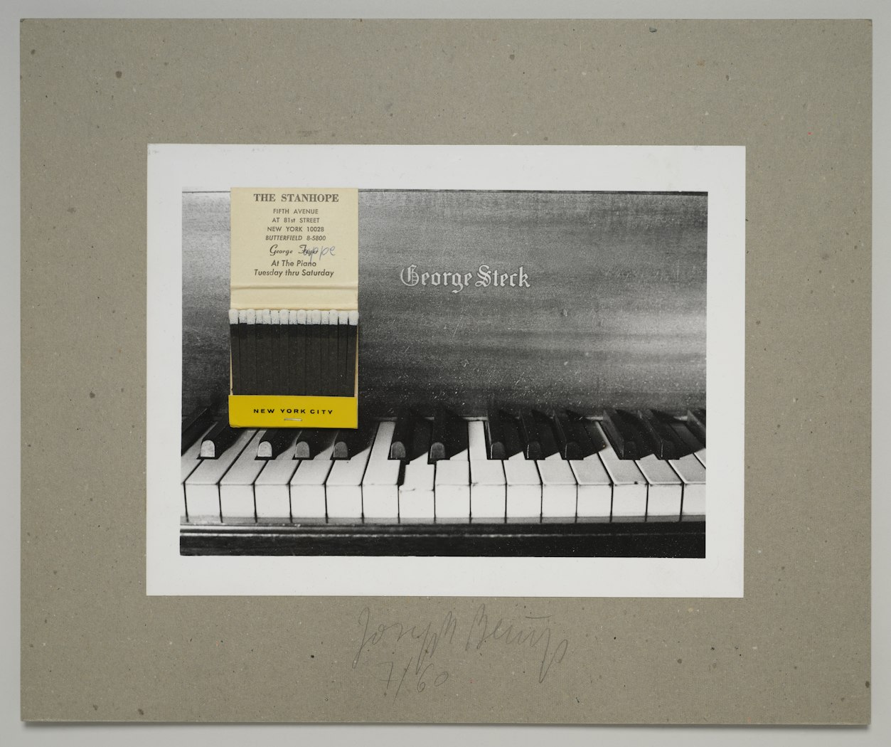 Am Klavier George Jappe (George Jappe at the Piano)