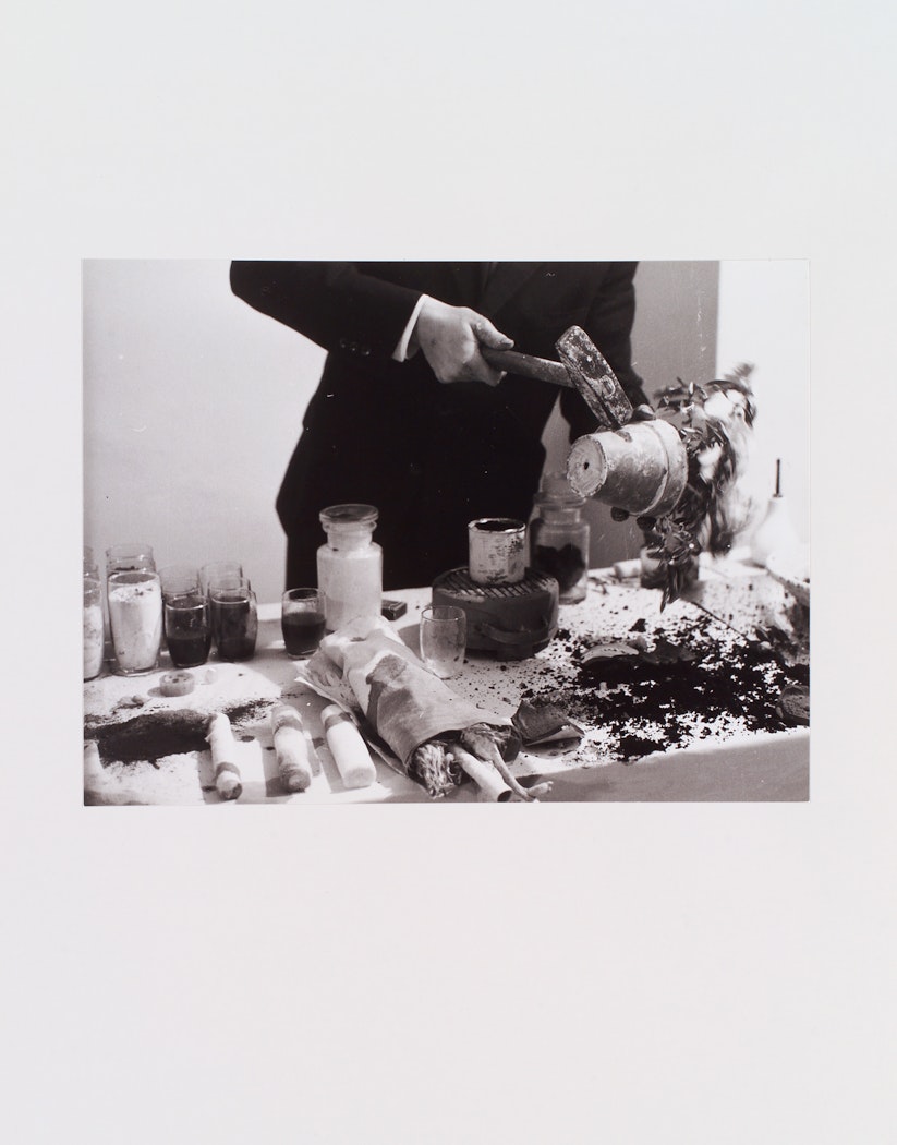 2001.211.4